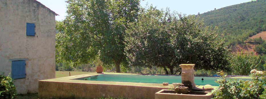 The farm la Rizane, in the Luberon